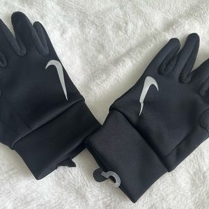 Nike gloves
